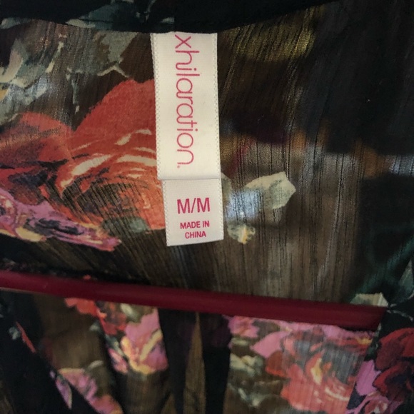 Sleeveless Sheer Floral Blouse - Picture 3 of 3